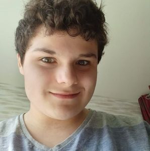 Meet your Posher, Max